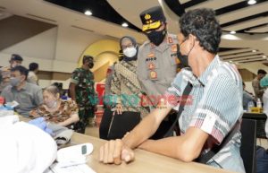 Cek Vaksinasi Massal di TP, Kapolda Jatim Singgung Capaian Vaksinasi di Madura