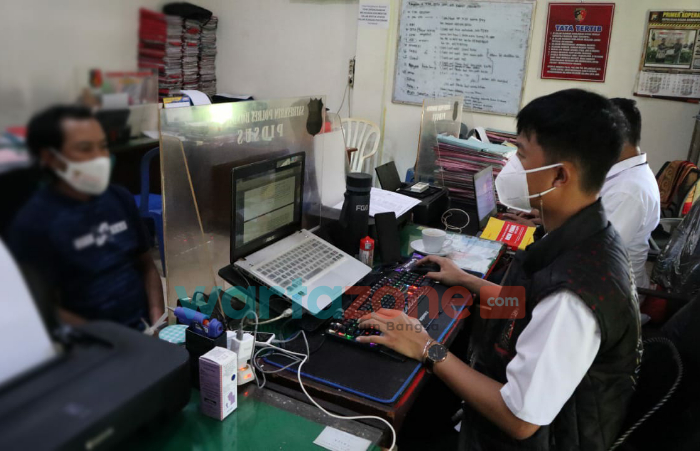 Diduga Lakukan Pemerasan kepada Kepala Sekolah, Dua Oknum Mengaku Wartawan di Bondowoso Terjaring OTT