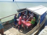 Gerak Cepat Polisi di Sumenep Bantu Evakuasi Warga Kepulauan Berobat ke RSUD Moh Anwar