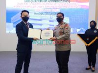 Polda Jawa Timur mendapat penghargaan dari FBI