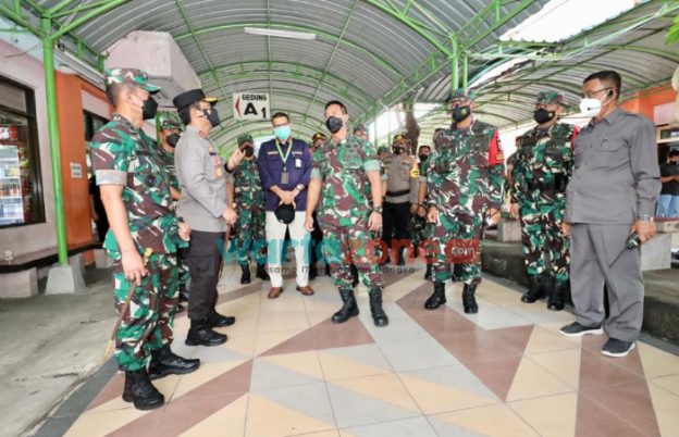 Pelaksanaan karantina terpusat di Jatim