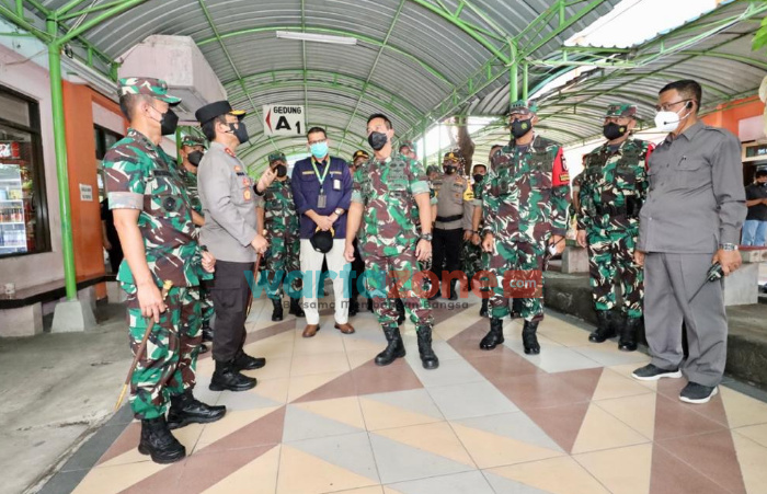 Pelaksanaan karantina terpusat di Jatim