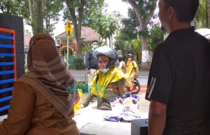 Perum Bulog Bondowoso Hadirkan Pasar Murah, Sediakan 500 Paket Minyak Goreng Setiap Hari