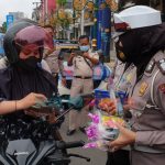 Polresta Malang Kota Kampanyekan Prokes dan Disiplin Lalulintas pada Valentine Day