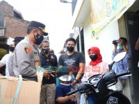 Presiden Jokowi Berempati Kepada Ibu Yang Motornya Hilang Saat Pertama Kali Sebagai Driver Ojol