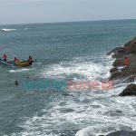 Satu Korban Ritual di Pantai Payangan Jember Ditemukan Tersangkut Batu Karang