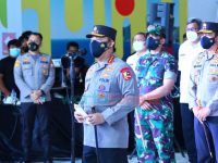 Tinjau Vaksinasi Serentak, Kapolri Ingatkan Pentingnya Vaksin untuk Hadapi Omicron