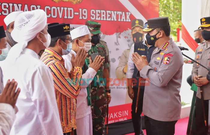 Tokoh Agama di Jatim Ikut Vaksinasi, Kapolri_ Jadi Penyemangat Kita Semua