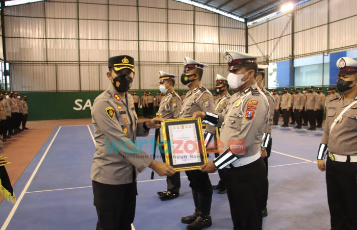 Ungkap Sederet Kasus Tabrak Lari, Anggota Satlantas Dapat Penghargaan dari Kapolres Sumenep