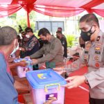 Wakapolda Jatim Cek Vaksinasi Serentak di Lamongan