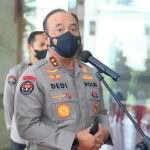 Kepala Divisi Humas Polri, Irjen Pol Dedi Prasetyo, Satgas Damai Cartenz Kirim Bantuan, Bibit Babi untuk Warga Yahukimo,
