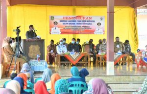 Salurkan BLT Desa di Pulau Sapudi, Ini Imbauan Bupati Sumenep untuk Penerima Bantuan