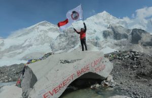 Januar Hermanto: Sosok Penakluk Everest Asal Sumenep Madura, Kibarkan Bendera Merah Putih dan SAI