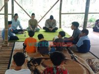 Pengasuh Ponpes Al-Imam Kauman Bondowoso Outbound Bersama Santri dan Anak Yatim