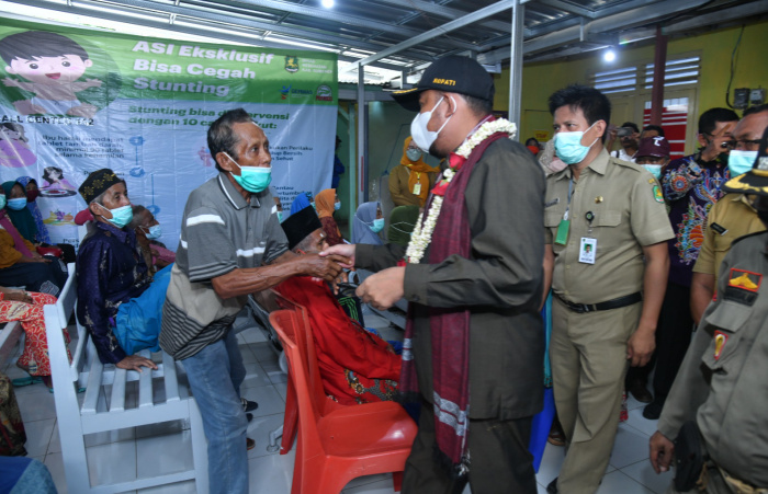 Bupati Sumenep, Bupati Achmad Fauzi, Pelayanan kesehatan bergerak, PKB Puskesmas Gayam, Puskesmas Gayam,