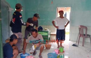 Awali Puasa Ramadan, Relawan IWJ Jember Safari Bersihkan Musala 8 Kecamatan