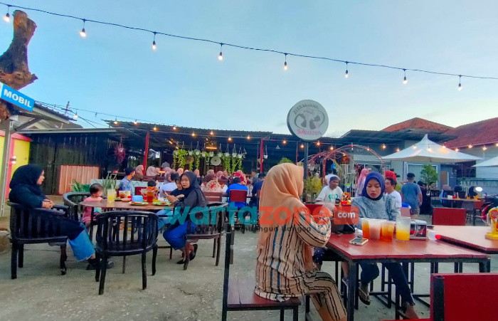 Ayam Brewok Sakera, Resto Kekinian yang Cocok Buat Buka Puasa Bersama