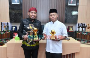 BPRS Bhakti Sumekar Boyong Penghargaan, Bupati Sumenep Jadi Top Pembina BUMD 2022