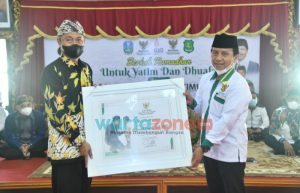 Baznas Beri Anugerah Gelar Bupati Sumenep ‘Abul Yatama’