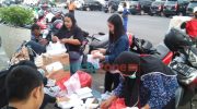 Berkah Ramadhan, Komunitas Solid Squad Berbagi Takjil dan Makanan Berbuka Puasa