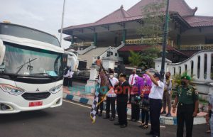 Bupati Hendy Pimpin Pelepasan Angkutan Mudik Gratis 2022 Rute Jember-Madura