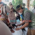 Bupati Pamekasan Kembali Kunjungi Korban Banjir, Serahkan Lampu Emergency di Tiga Desa