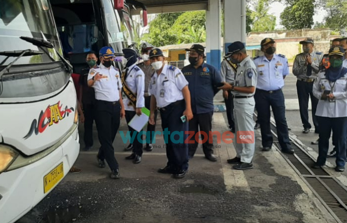 Dishub Jember Gelar Ramp Check Bus Angkutan Lebaran di Terminal Tawang Alun