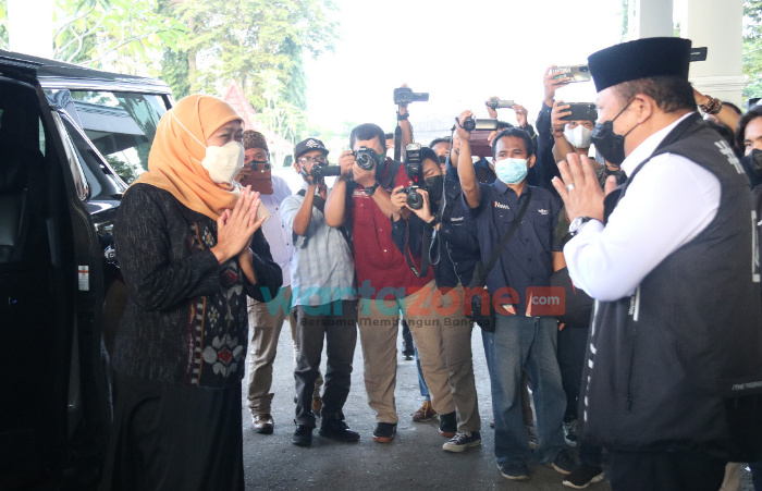 Gubernur Jatim Hadiri Giat Sosial Komunitas Pemuda Dalam Acara Berbagi di Bulan Ramadhan