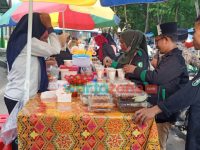 HMI Cabang Persiapan Bersama Bupati Sampang Bagi-Bagi Takjil, Hasil Borong Produk UMKM