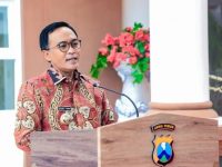 Foto: Bupati Pamekasan, Baddrut Tamam, saat serah terima gedung SPKT Polres Pamekasan