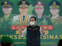 Foto: Bupati Baddrut Tamam saat menggelar rapat koordinasi dengan satgas Covid-19 di Pendopo Ronggo Sukowati Pamekasan.