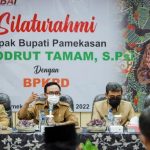 Foto: Bupati Pamekasan, Baddrut Tamam saat melakukan kunjungan ke Organisasi Perangkat Daerah (OPD) di Kabupaten Pamekasan.