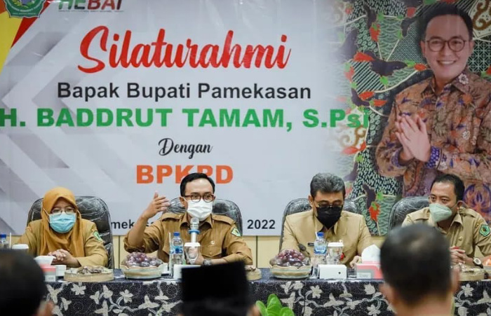 Foto: Bupati Pamekasan, Baddrut Tamam saat melakukan kunjungan ke Organisasi Perangkat Daerah (OPD) di Kabupaten Pamekasan.
