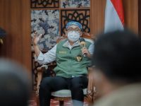 Foto: Bupati Pamekasan Baddrut Tamam saat memberi sambutan di Peringgitan Dalam Mandhapa Aghung Ronggosukowati.