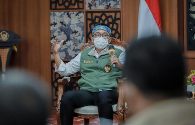 Foto: Bupati Pamekasan Baddrut Tamam saat memberi sambutan di Peringgitan Dalam Mandhapa Aghung Ronggosukowati.
