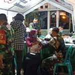 Foto: Ratusan jemaah Masjid Jami' Al Baitul Amien Jember saat mengikuti suntik vaksin Covid-19.