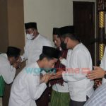 Jadi Imam Salat Subuh di Ponpes Al-Arief Jate Giliraja, Santri_ Bupati Sumenep Keren