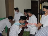 Jadi Imam Salat Subuh di Ponpes Al-Arief Jate Giliraja, Santri_ Bupati Sumenep Keren