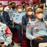 Caption: Kalapas Narkotika Kelas IIA Pamekasan saat mengikuti webinar bersama beserta Pejabat Struktural, Staf dan Mahasiswa serta masyarakat umum (Keluarga WBP).