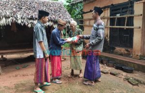 PAC IPNU-IPPNU Dungkek Santuni Kaum Dhuafa