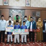 Pemkab Pamekasan Sambut Hangat Kedatangan Tiga Santri Juara Cerdas Cermat Al-Qur'an se-Indonesia 2022