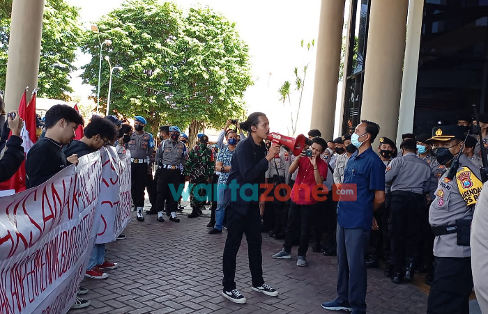 Peringati Hari Kartini, Sejumlah Mahasiswa di Jember Gelar Aksi Tolak Kekerasan Seksual