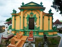 Weekend di Bulan Ramadhan_ Bisa Mengisi dengan Ngabuburit, Mengunjungi Wisata Religi.