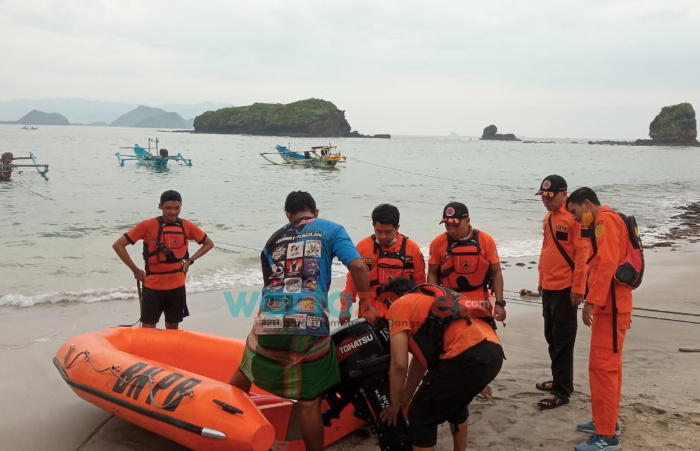 Antisipasi Laka Laut di Pantai Watu Ulo dan Papuma, 30 Relawan BPBD Berjaga 24 Jam