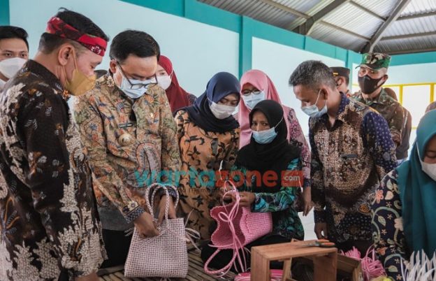 Bupati Pamekasan Ajak Masyarakat Kembangkan Perekonomian dengan Mencintai Produk Lokal