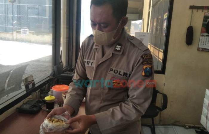 Kue Onde-Onde Berisi Potongan Kawat Hebohkan Warga Jember