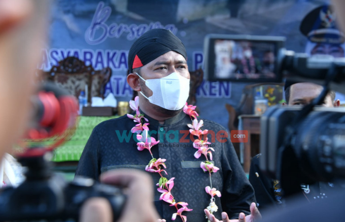Cara Bupati Sumenep Sindir Kedisiplinan ASN di Sapeken