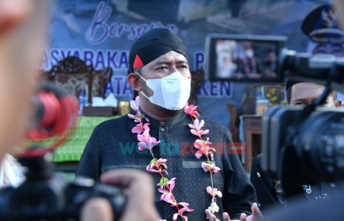 Cetak Sejarah, Achmad Fauzi Bupati Pertama yang Berkunjung ke Pulau Paliat Sapeken.