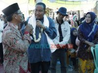 Hadiri Rokat Tase' di Pulau Guwa-Guwa, Bupati Sumenep Disambut Hangat Warga