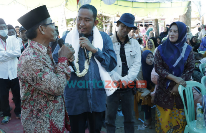 Hadiri Rokat Tase' di Pulau Guwa-Guwa, Bupati Sumenep Disambut Hangat Warga